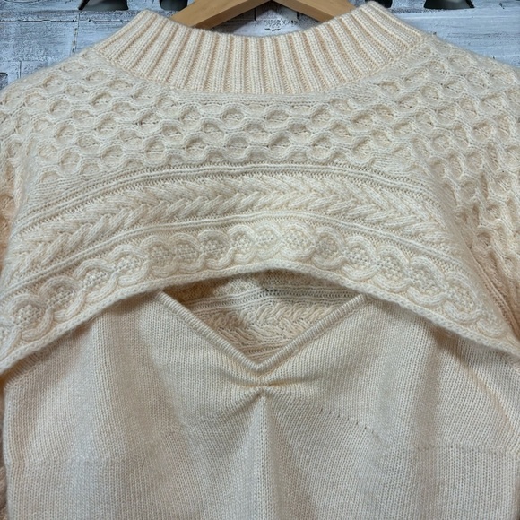 ASTR THE LABEL Imani 2-Piece Cream Knit Cutout Sweater Set NWOT - Picture 13 of 16